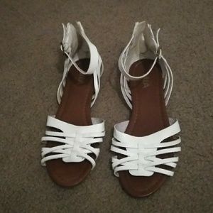 Mia girl white sandels